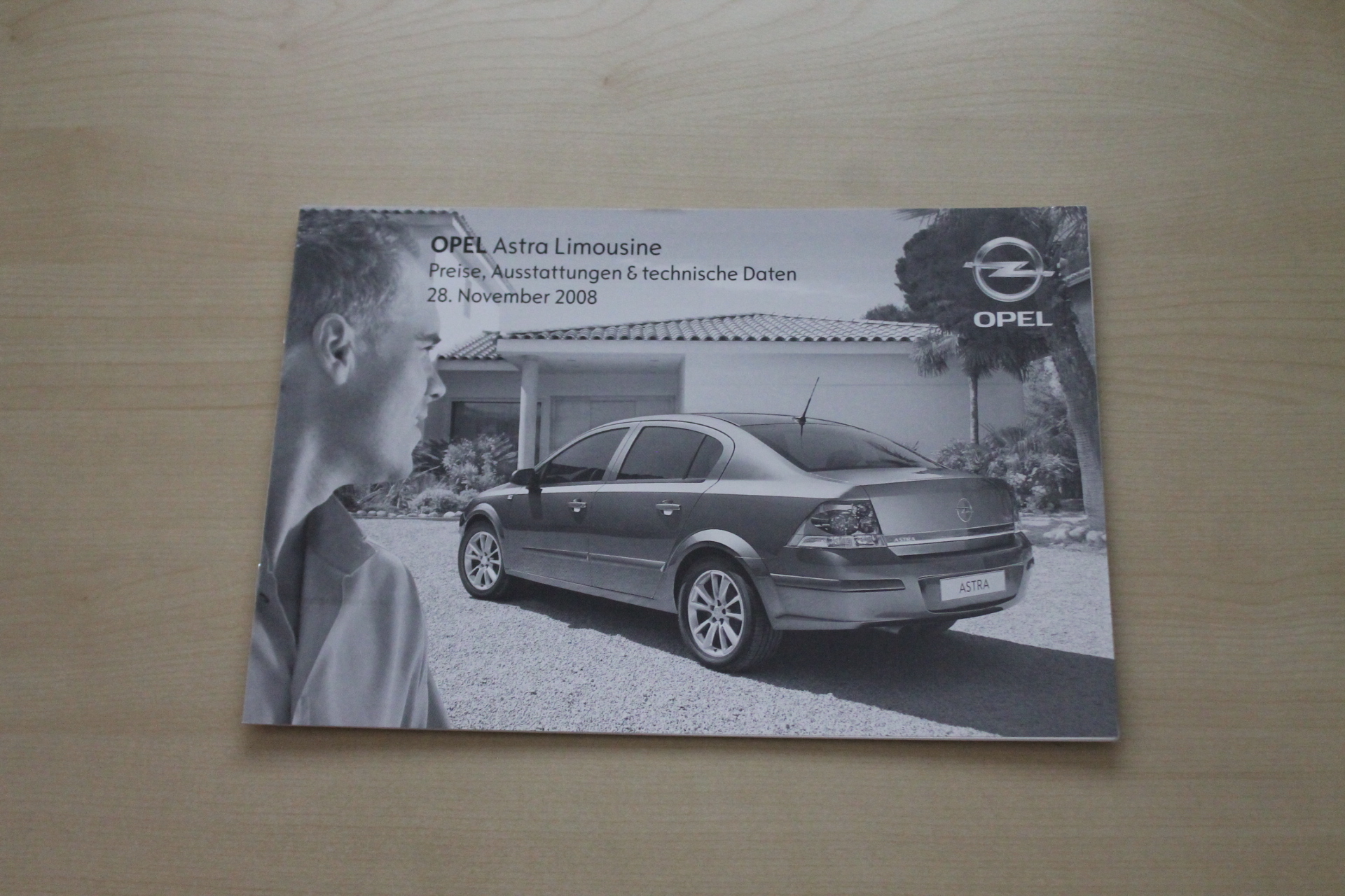 Opel Astra Lim. - Preise & tech. Daten & Ausstattungen - Prospekt 11/200