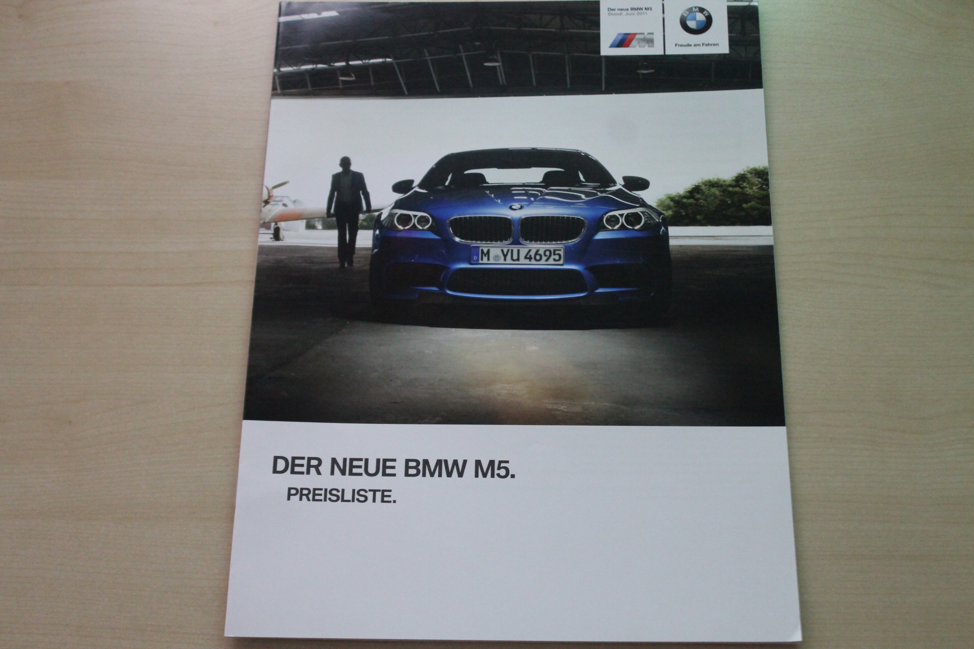 BMW M5 F10 - Preise & Extras - Prospekt 06/2011